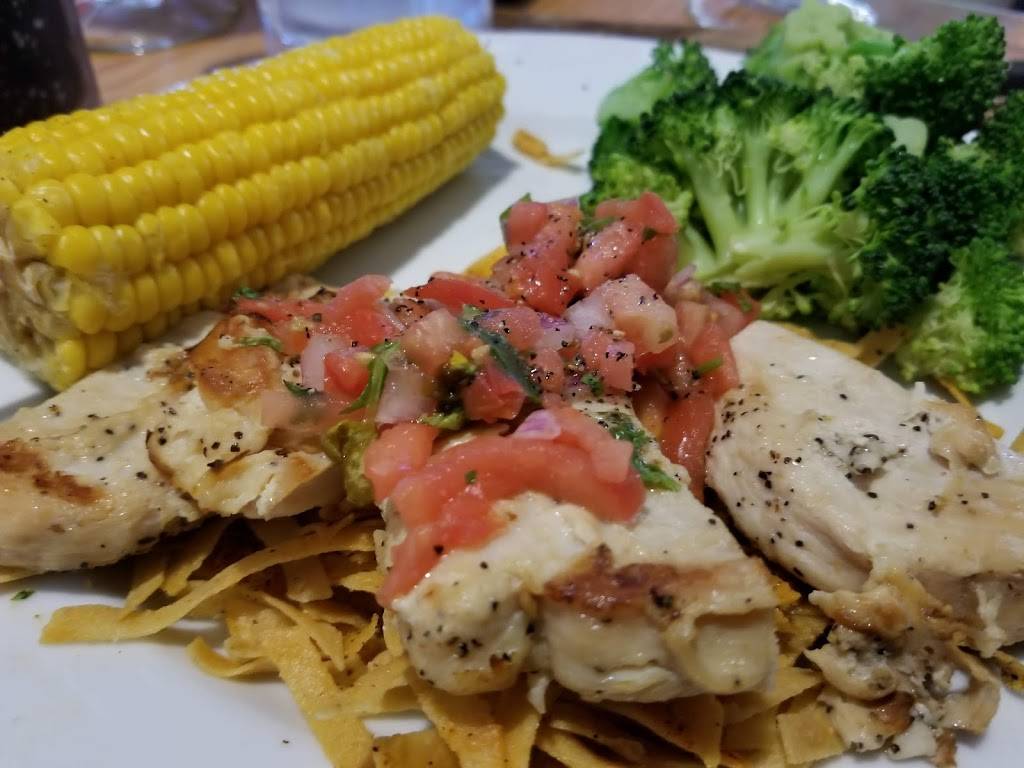 Chilis Grill & Bar | meal takeaway | 3670 Grand Ave, Chino Hills, CA 91709, USA | 9093649098 OR +1 909-364-9098