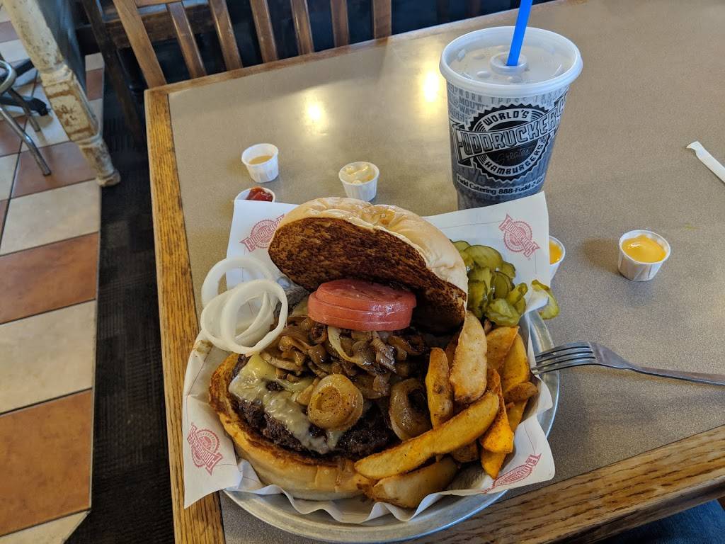 Fuddruckers | restaurant | 2120 Yale Blvd SE, Albuquerque, NM 87106, USA | 5052242841 OR +1 505-224-2841