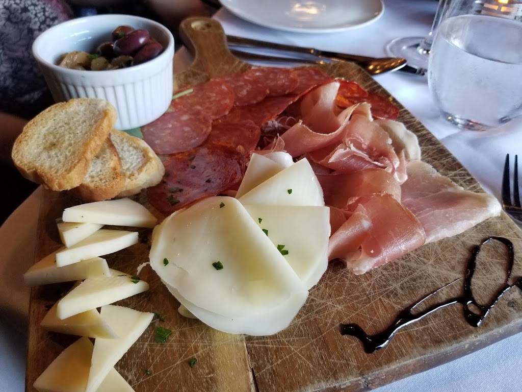 Cucina da Vito | restaurant | 2701 St Joseph Blvd, Orléans, ON K1C 1G4, Canada | 6138348486 OR +1 613-834-8486