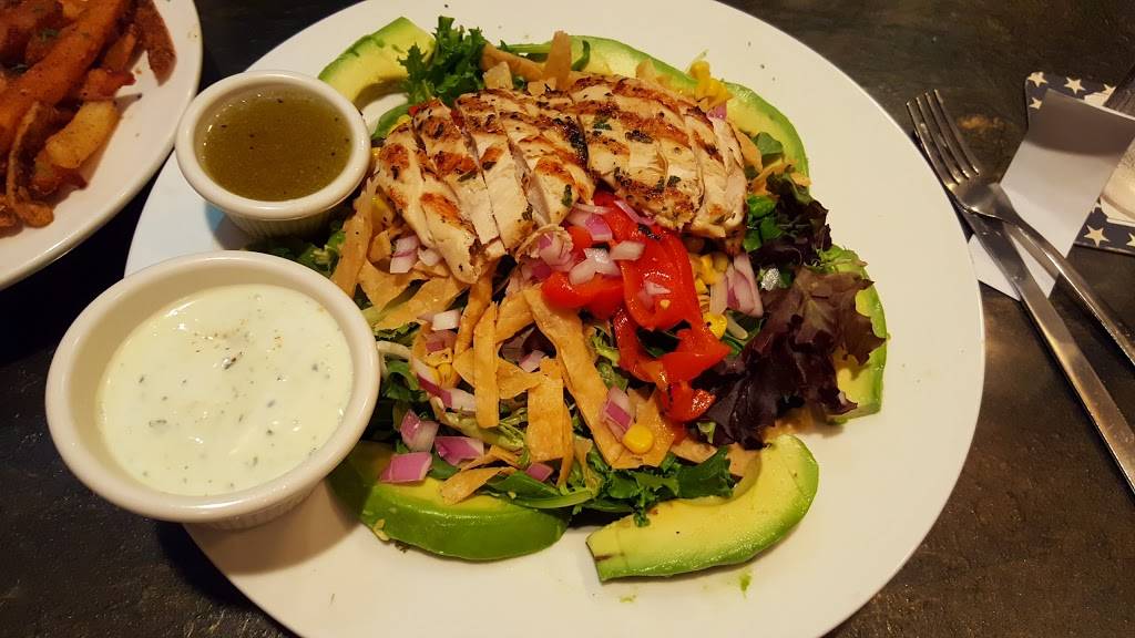 Jackson Avenue Pub | restaurant | 7 Jackson Ave, Naperville, IL 60540, USA | 6309049400 OR +1 630-904-9400