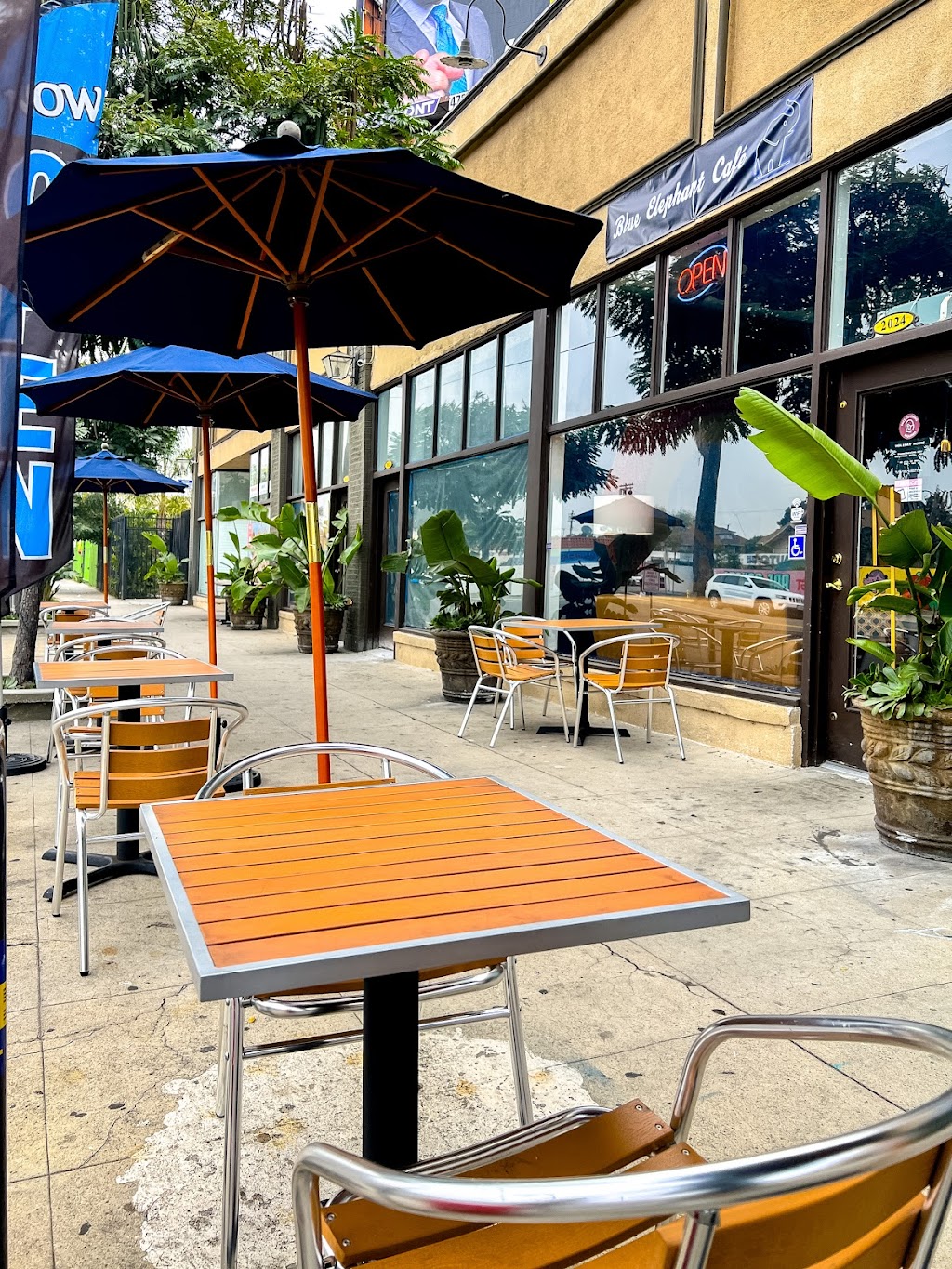 Blue Elephant Café | cafe | 2024 W Washington Blvd, Los Angeles, CA 90018, USA | 3236417836 OR +1 323-641-7836