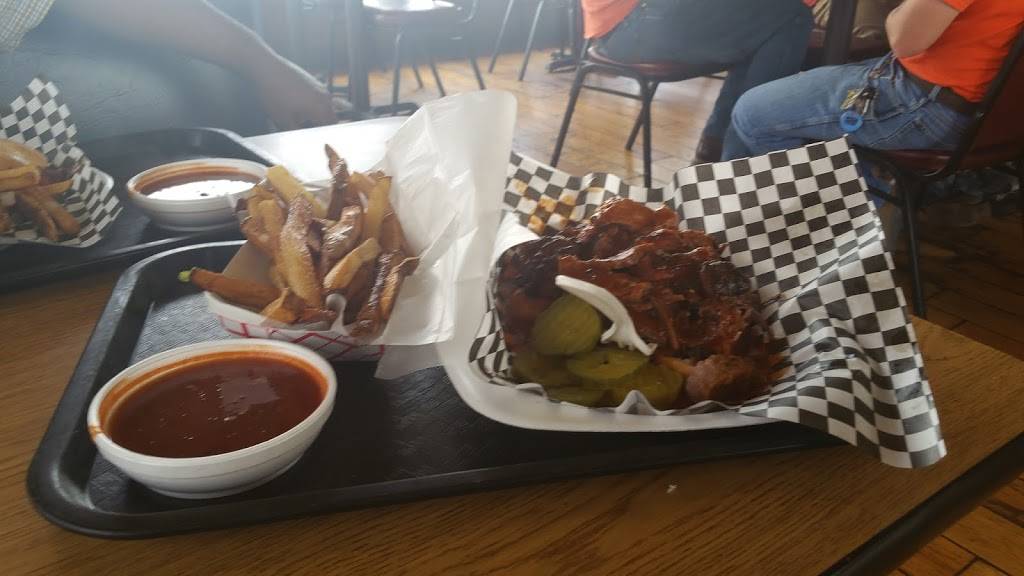 Big Ts Bar B Q | restaurant | 9409 Blue Ridge Blvd, Kansas City, MO 64138, USA | 8167670905 OR +1 816-767-0905