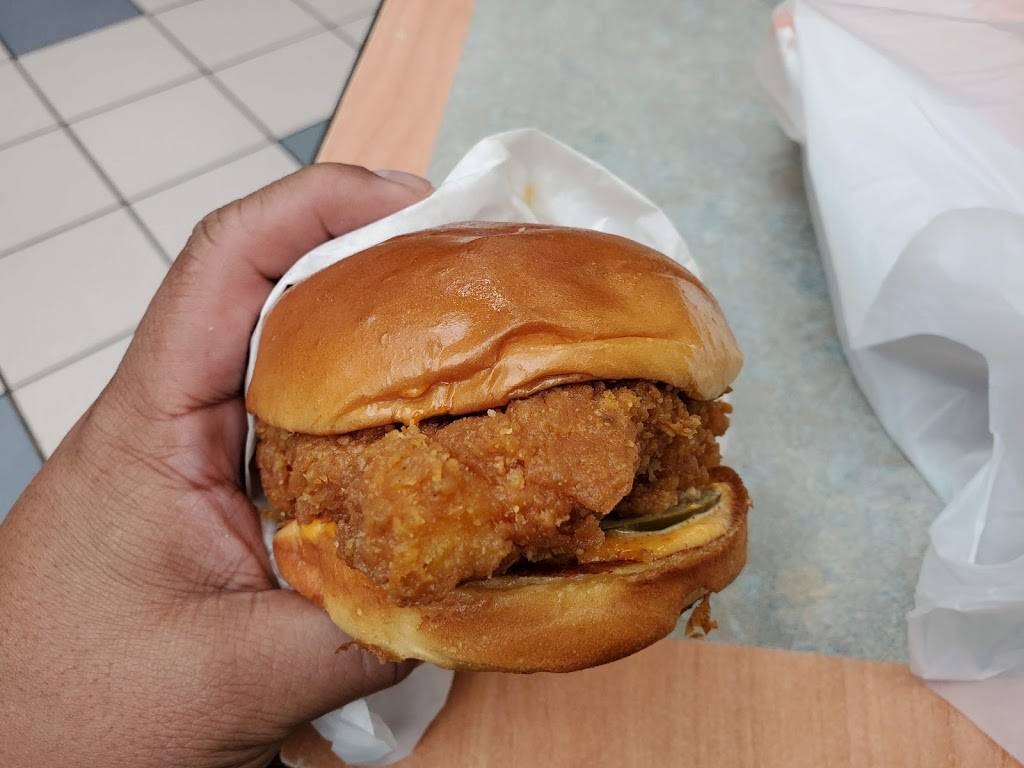 Popeyes Louisiana Kitchen | restaurant | 4275 Radford Dr Building 631, Honolulu, HI 96818, USA | 8084228440 OR +1 808-422-8440