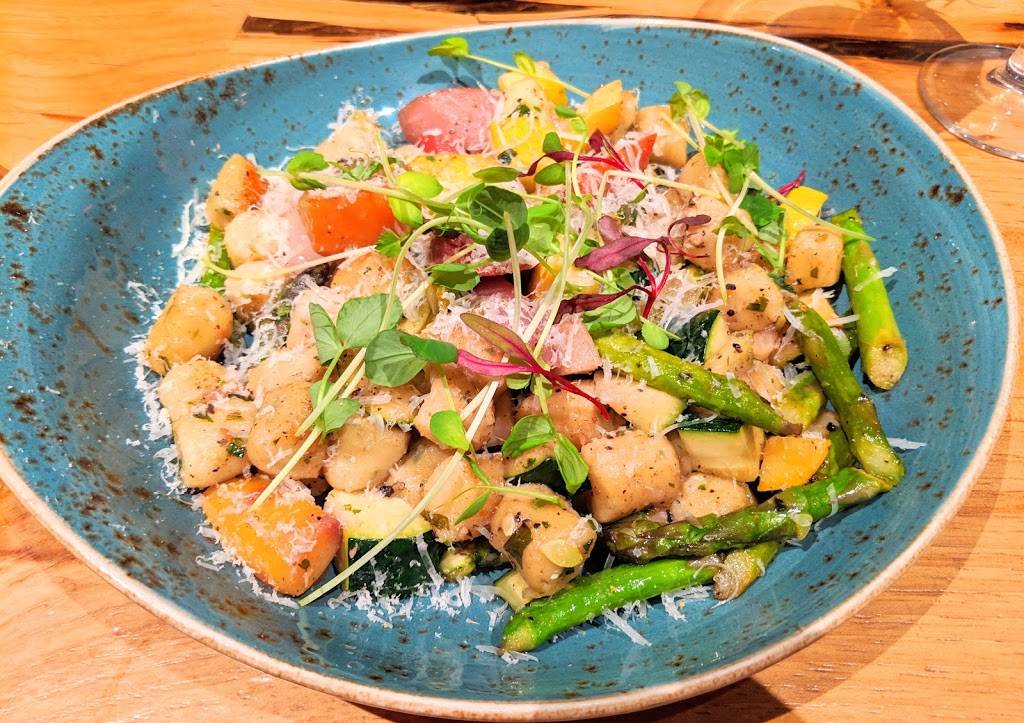 Barley & Board | restaurant | 100 W Oak St #160, Denton, TX 76201, USA | 9405663900 OR +1 940-566-3900