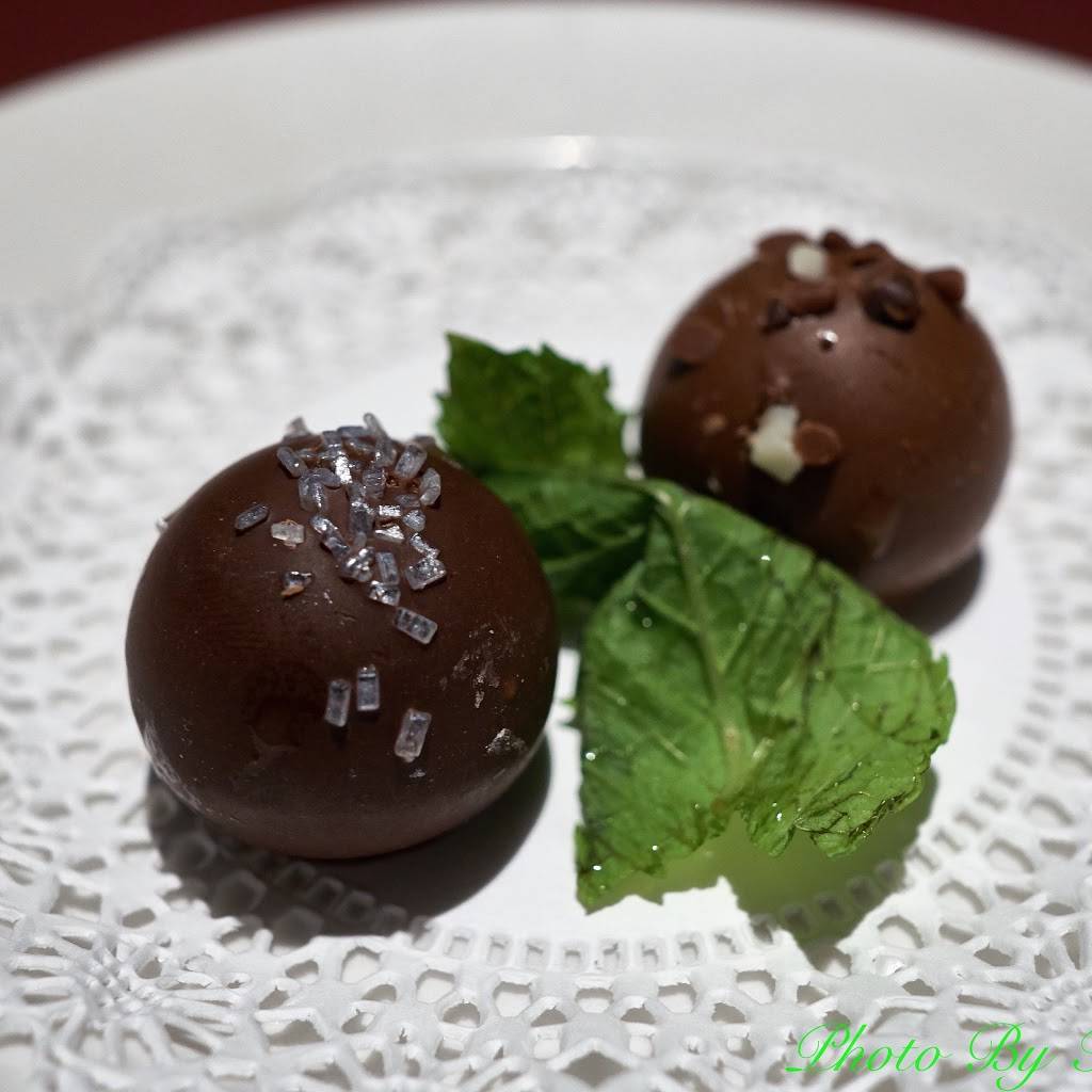 The Sage Room | restaurant | 18 Stateline Ave, Stateline, NV 89449, USA | 7755882411 OR +1 775-588-2411