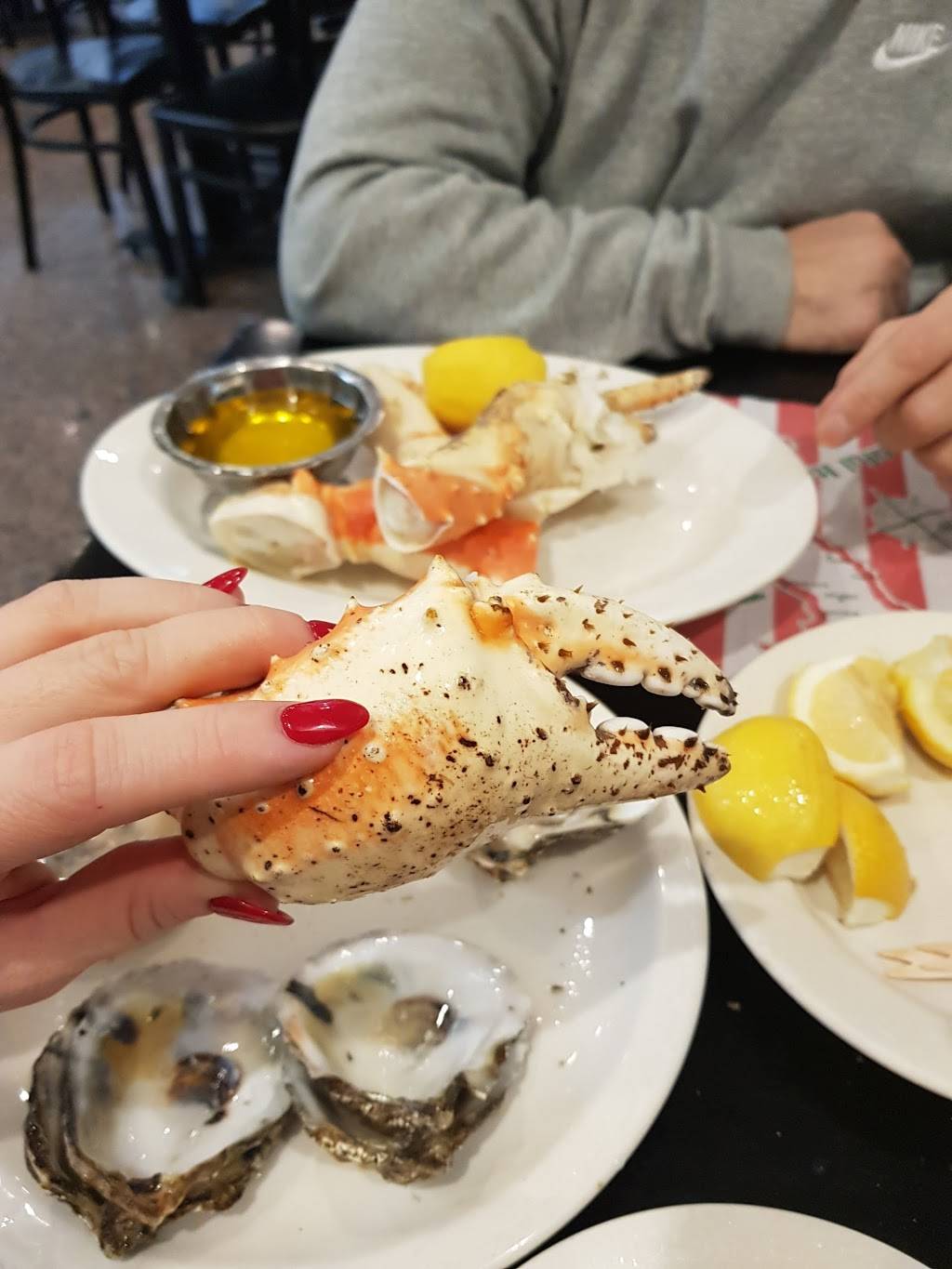 Randazzos Clam Bar | restaurant | 2017 Emmons Ave, Brooklyn, NY 11235, USA | 7186150010 OR +1 718-615-0010