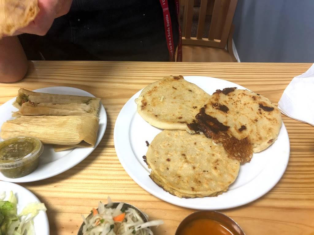 Floras Grill Restaurant | restaurant | 888 Pleasant Hill Rd suite m, Lilburn, GA 30047, USA | 4705394155 OR +1 470-539-4155