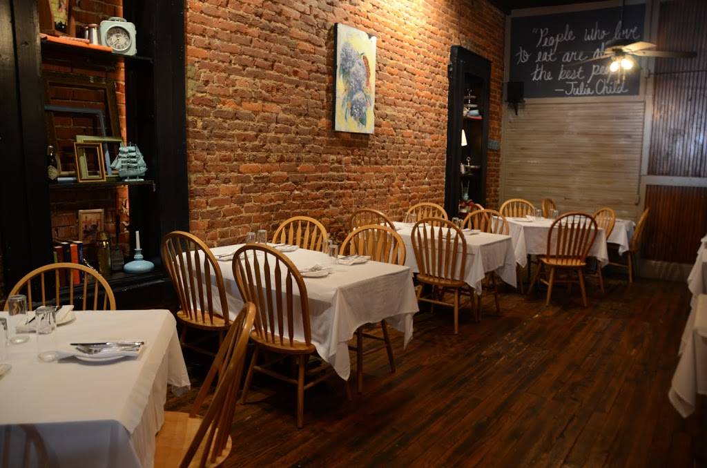 Old Town Stock House | restaurant | 410 Old Town St, Guntersville, AL 35976, USA | 2565821676 OR +1 256-582-1676