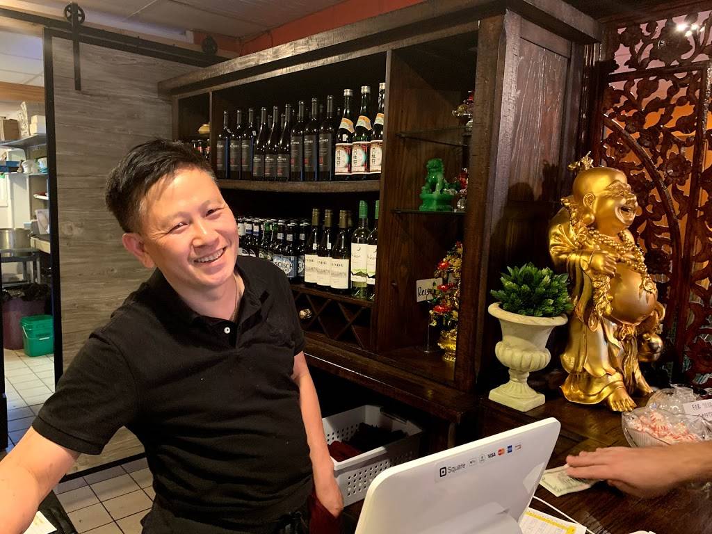 Lemon Grass | restaurant | 909 Main St, Adel, IA 50003, USA | 5159932031 OR +1 515-993-2031