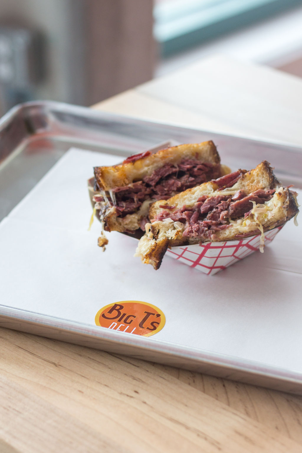 Big Ts Deli | restaurant | 33 SE 3rd Ave, Delray Beach, FL 33483, USA | 5612471860 OR +1 561-247-1860