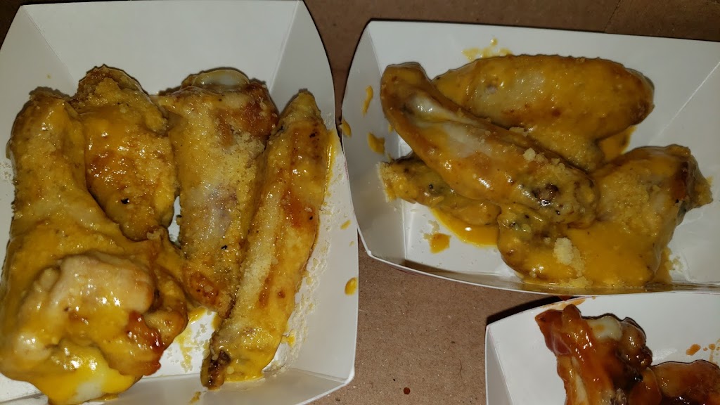 The Deep Dish Lounge Pizza, Wings & Arcade | restaurant | 511 N 30th St, Colorado Springs, CO 80904, USA | 7197550004 OR +1 719-755-0004