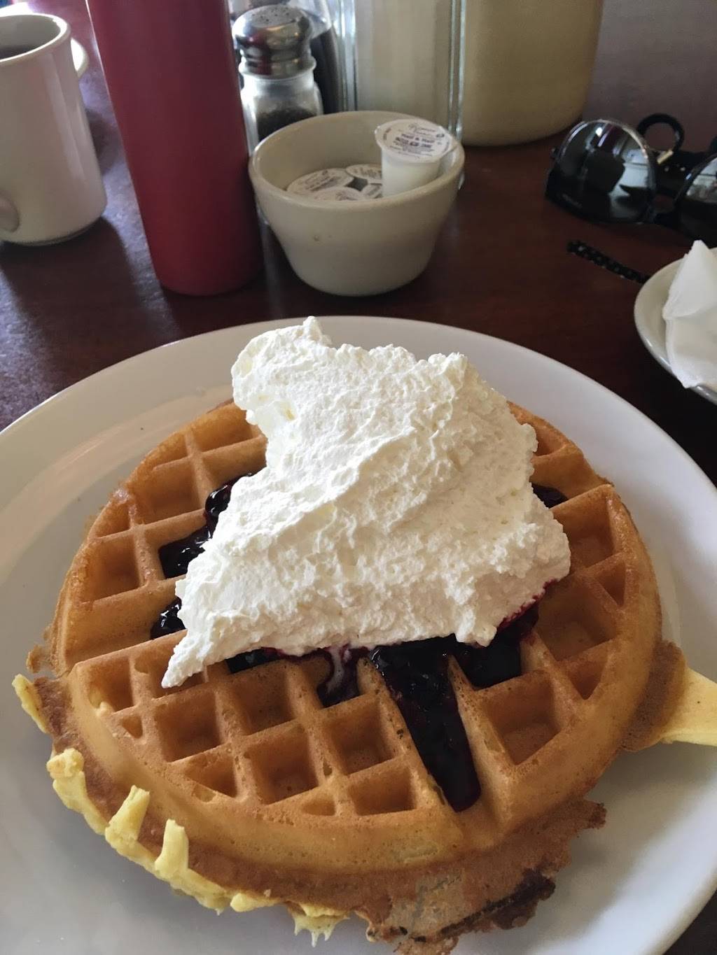 Hazels Northeast | restaurant | 2859 Johnson St NE, Minneapolis, MN 55418, USA | 6127884778 OR +1 612-788-4778