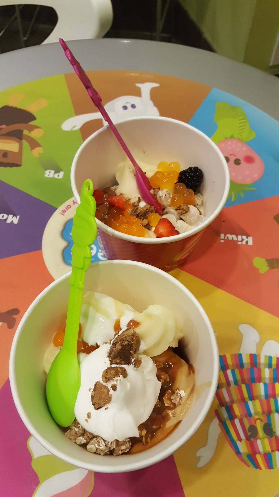 Menchies Frozen Yogurt | bakery | 24201 Valencia Blvd Suite 3446, Valencia, CA 91355, USA | 6612603900 OR +1 661-260-3900
