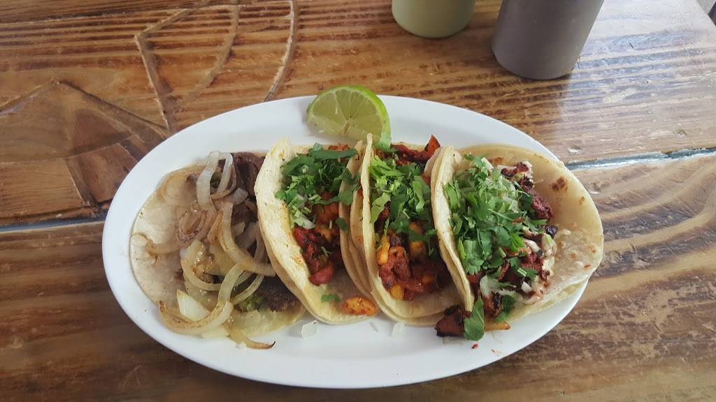 Taqueria Guanajuato | restaurant | 1015 E McKinney St, Denton, TX 76209, USA | 9404831598 OR +1 940-483-1598