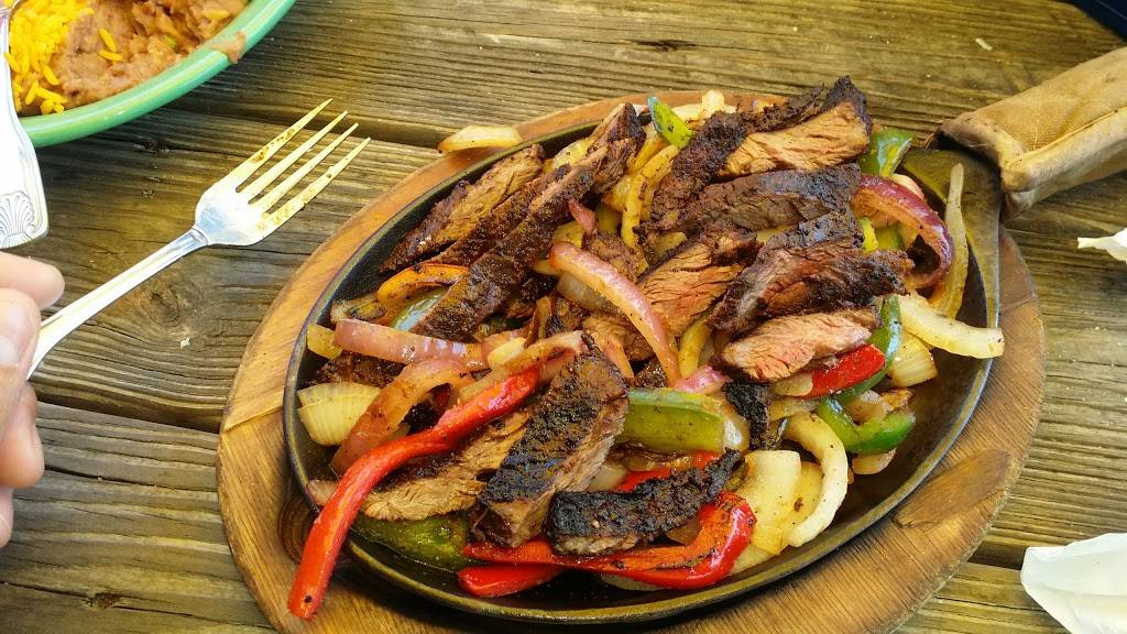 Deans South of the Border | restaurant | 130 Tamiami Trail, Punta Gorda, FL 33950, USA | 9415756100 OR +1 941-575-6100