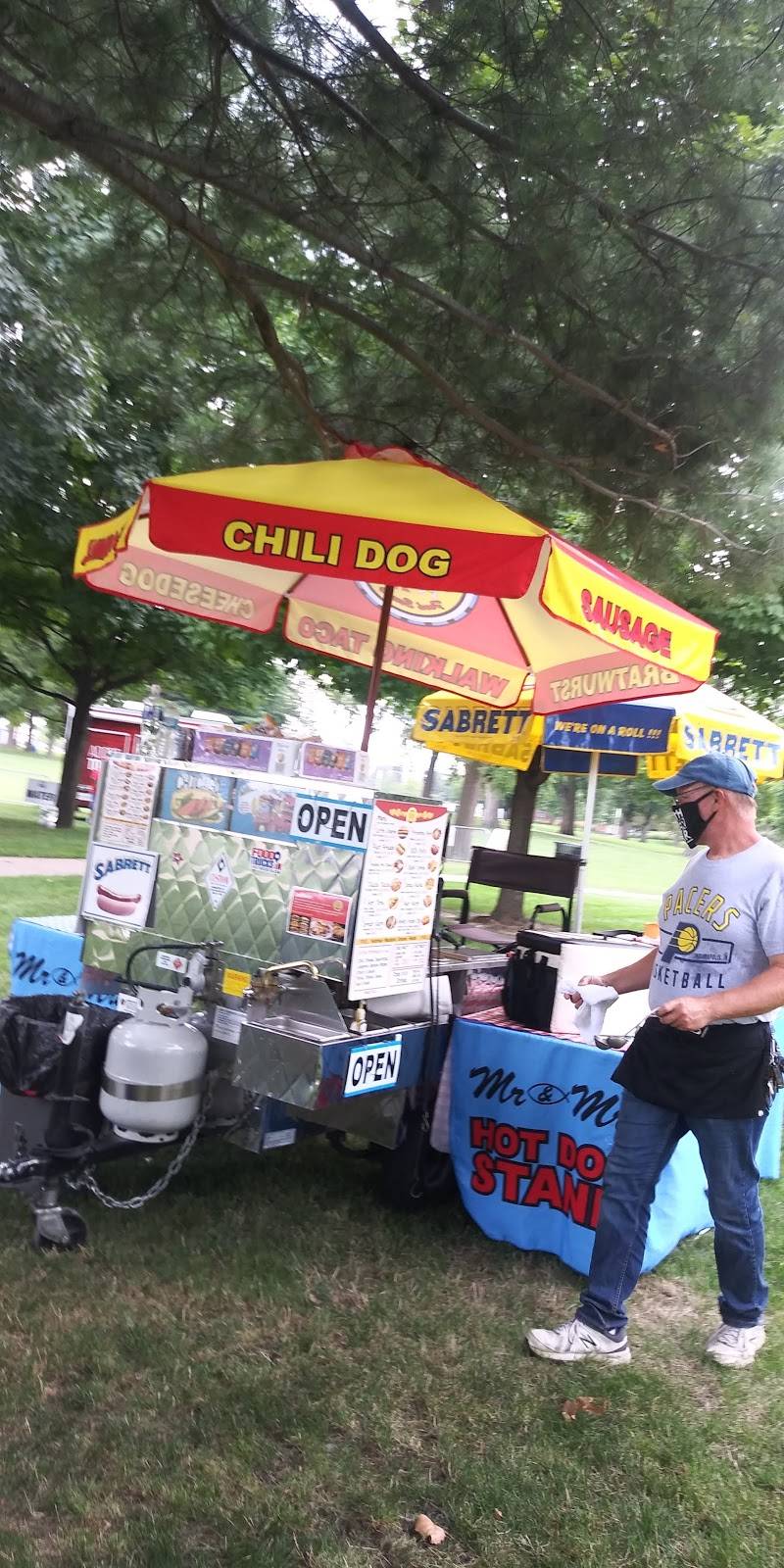 Mr & Mrs Hot Dog Stand | meal takeaway | 7140 S Emerson Ave, Indianapolis, IN 46237, USA | 3174130483 OR +1 317-413-0483