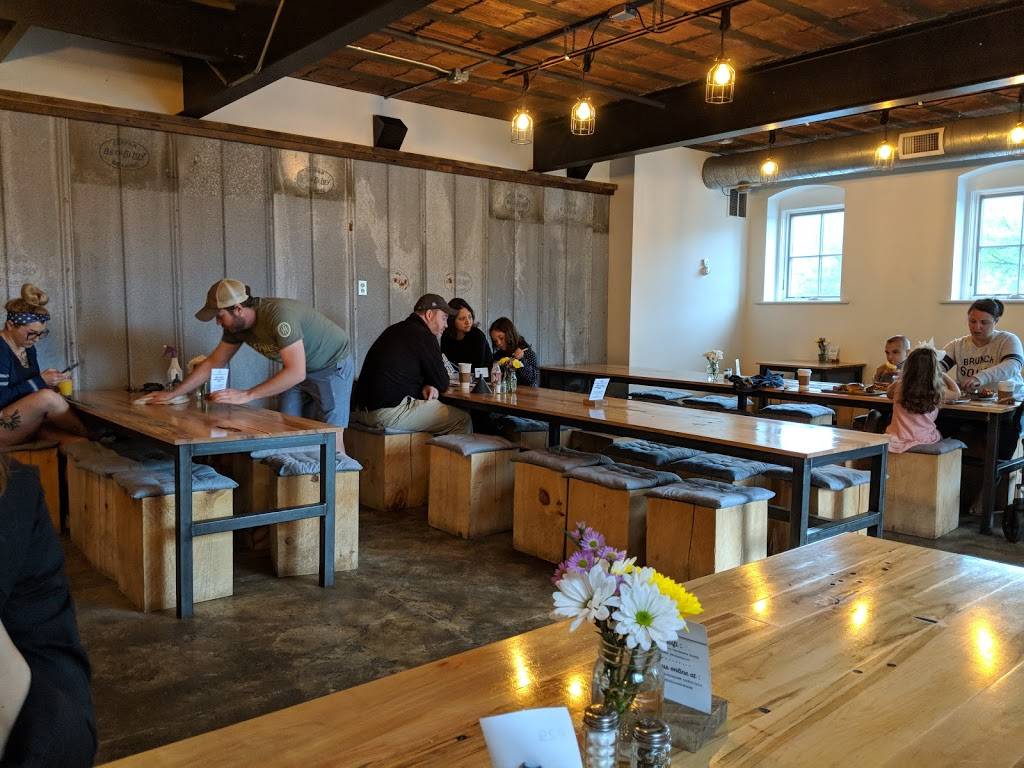 Farmers Hardware | restaurant | 35 Maple Ave, Saratoga Springs, NY 12866, USA | 5189343444 OR +1 518-934-3444