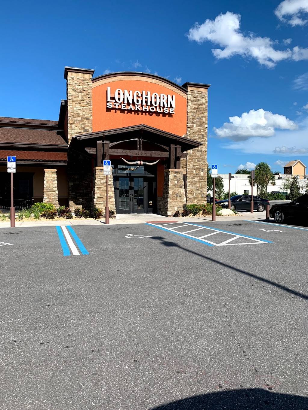 LongHorn Steakhouse | meal takeaway | 5460 W Oak Ridge Rd, Orlando, FL 32819, USA | 4073514679 OR +1 407-351-4679