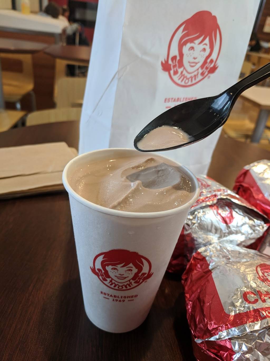 Wendys | restaurant | 90-13 Metropolitan Ave, Rego Park, NY 11374, USA | 7182756221 OR +1 718-275-6221