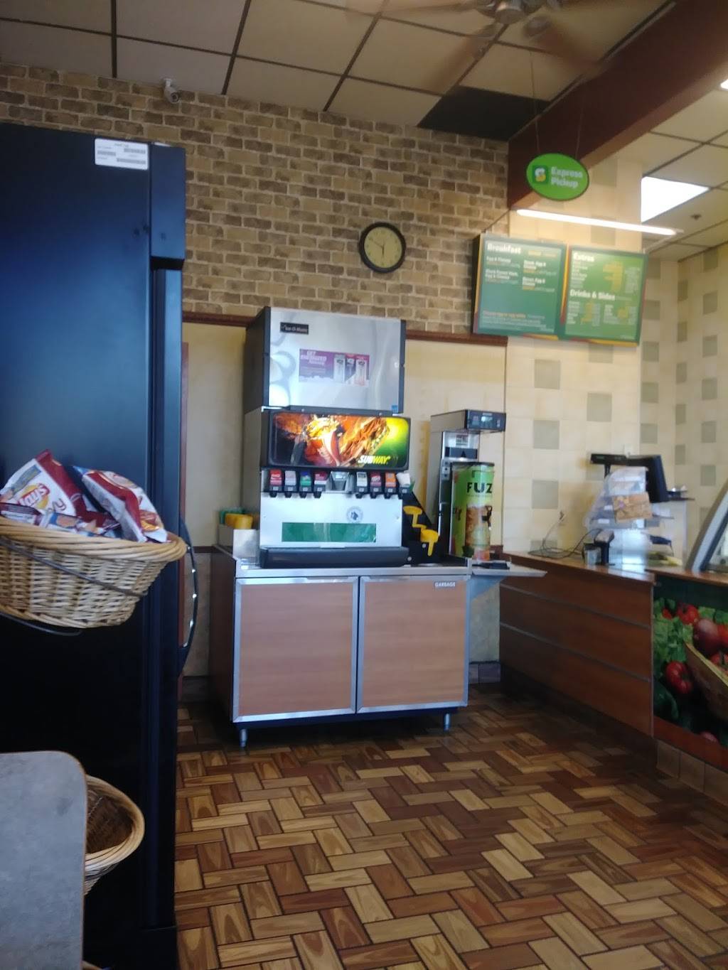 Subway Restaurants | restaurant | 3064 Castro Valley Blvd, Castro Valley, CA 94546, USA | 5107270384 OR +1 510-727-0384