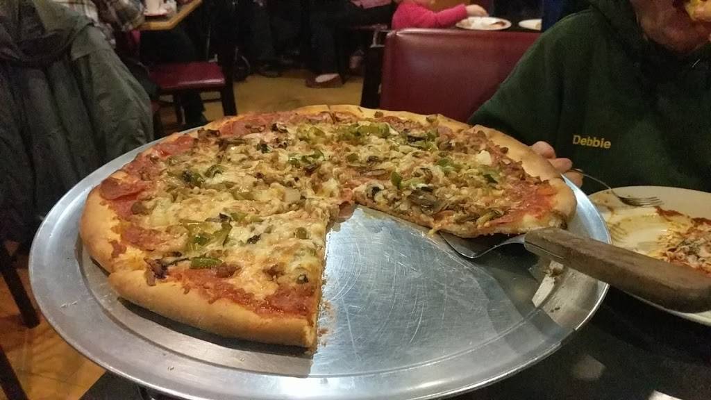 Sals Italian Restaurant & Pizzeria | restaurant | 198 Turkeysag Trail, Palmyra, VA 22963, USA | 4345897230 OR +1 434-589-7230