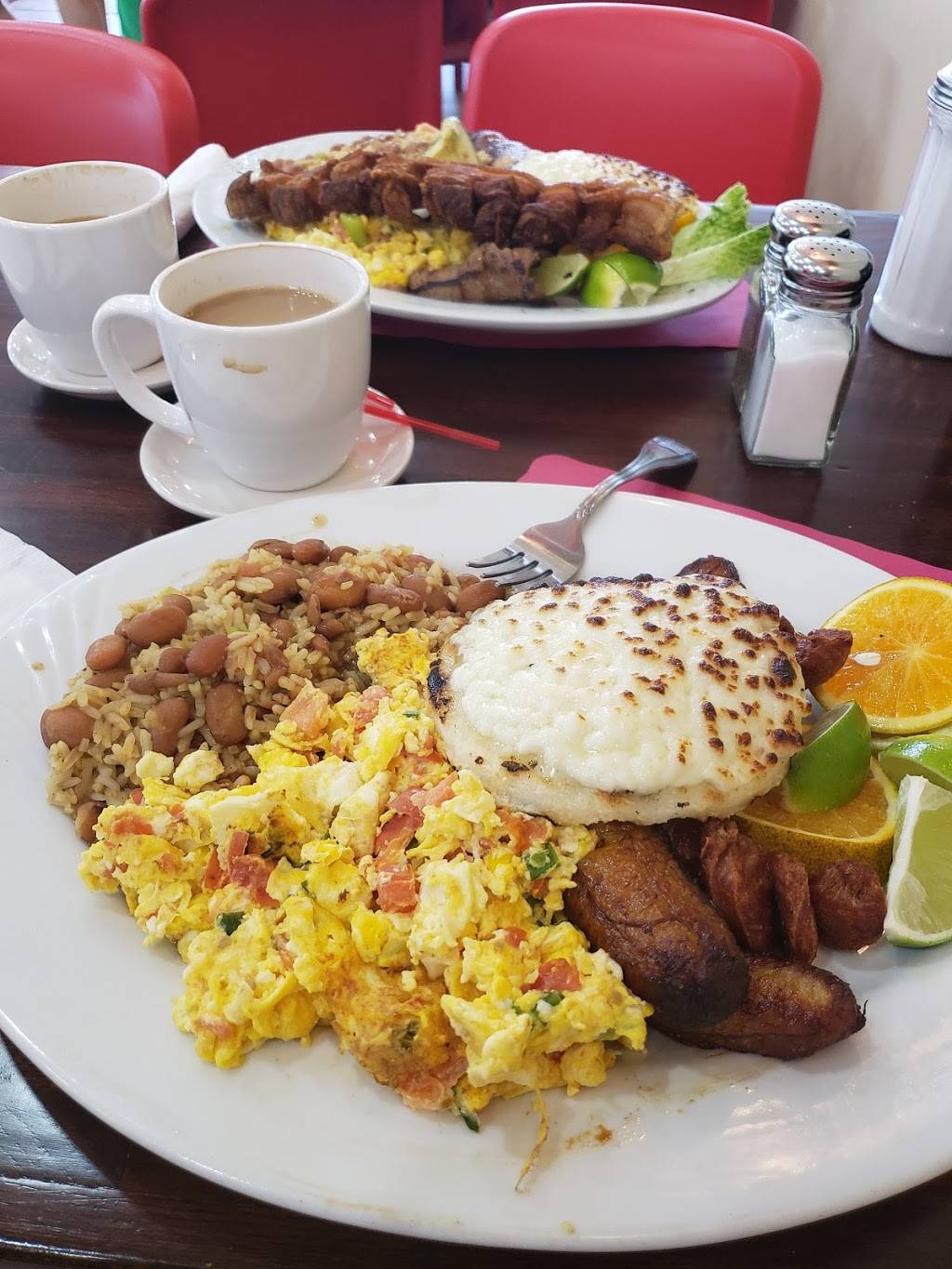 Punto Rojo Cafe | restaurant | 209 Forest Ave, Glen Cove, NY 11542, USA | 5168014545 OR +1 516-801-4545