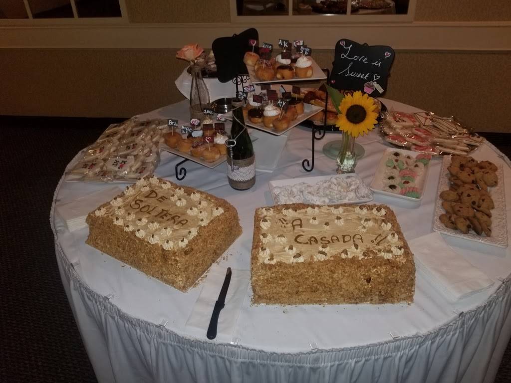 Canadiana Restaurant | restaurant | 5230 Dundas St W, Etobicoke, ON M9B 1A8, Canada | 4162391114 OR +1 416-239-1114