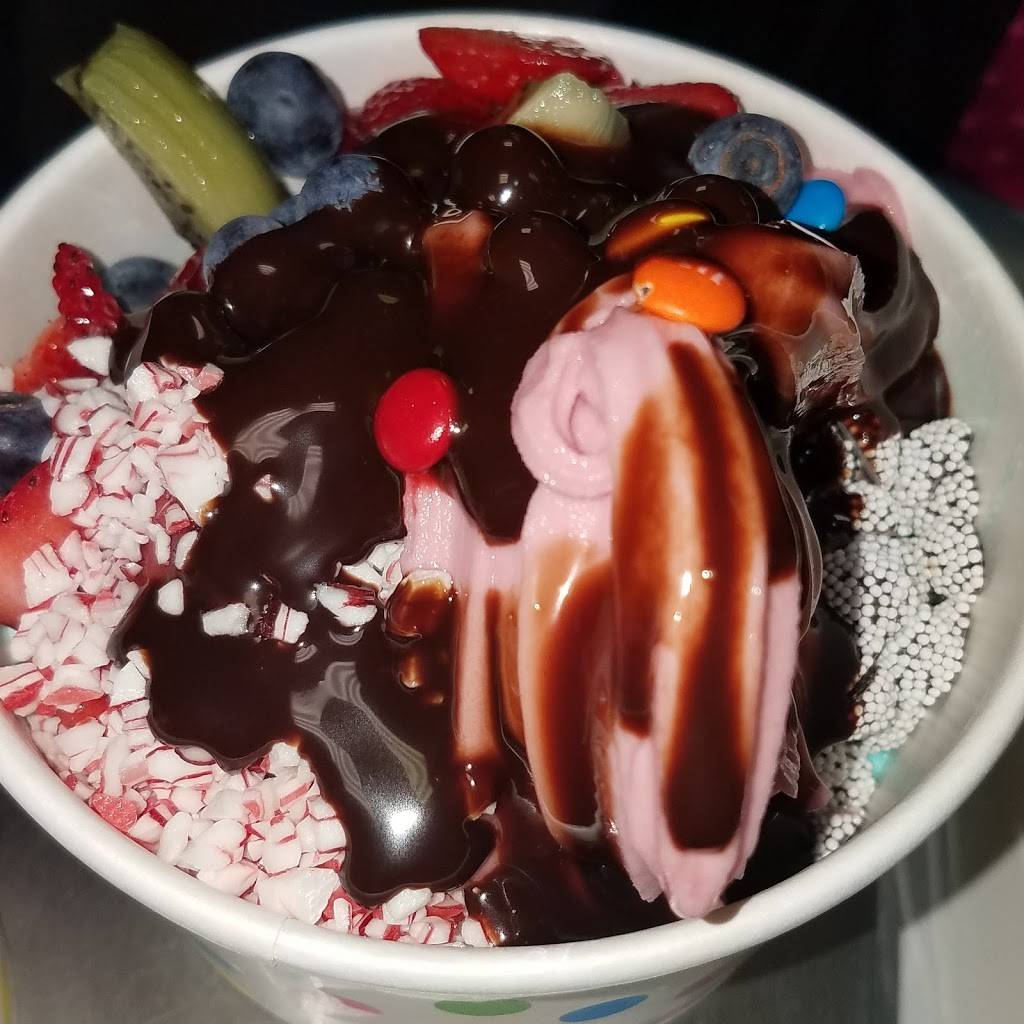 Igloo Frozen Yogurt and Treats | meal takeaway | 44 Front St, Berea, OH 44017, USA | 4402348744 OR +1 440-234-8744