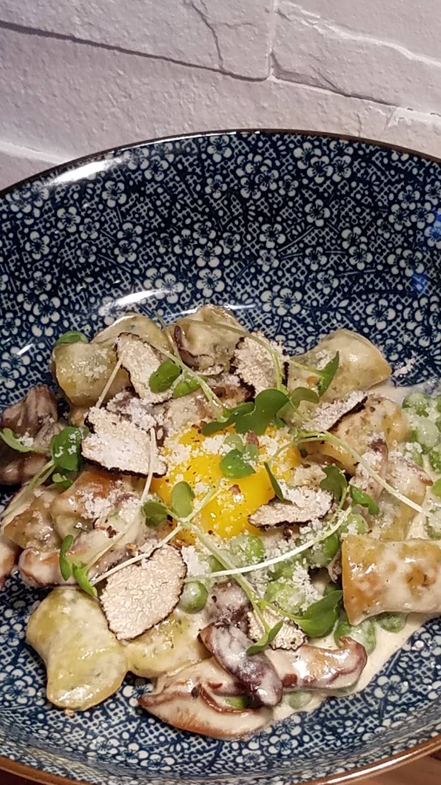 Wild Roots Restaurant | restaurant | 6807 W Becher St, West Allis, WI 53219, USA | 4142319081 OR +1 414-231-9081