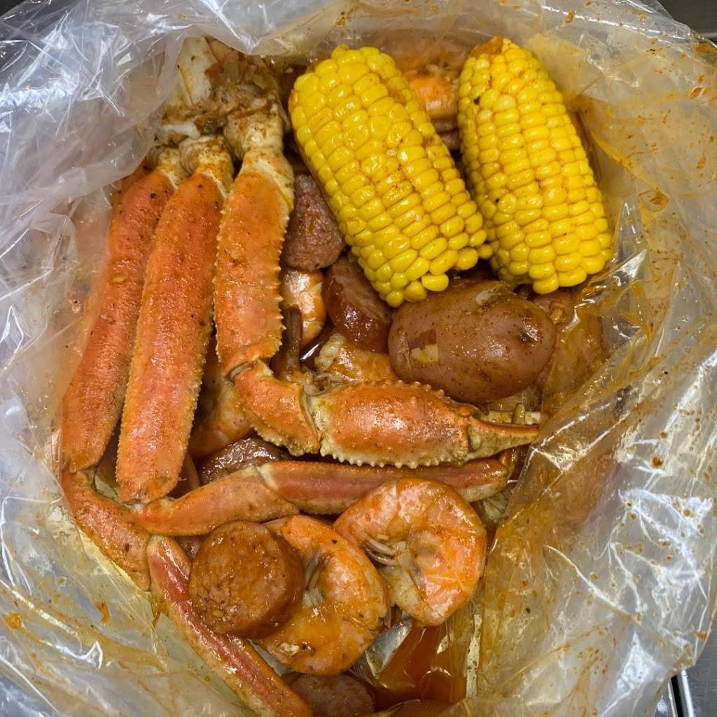 Crafty Crab | restaurant | 2901 Tyrone Blvd N, St. Petersburg, FL 33710, USA | 7272911555 OR +1 727-291-1555