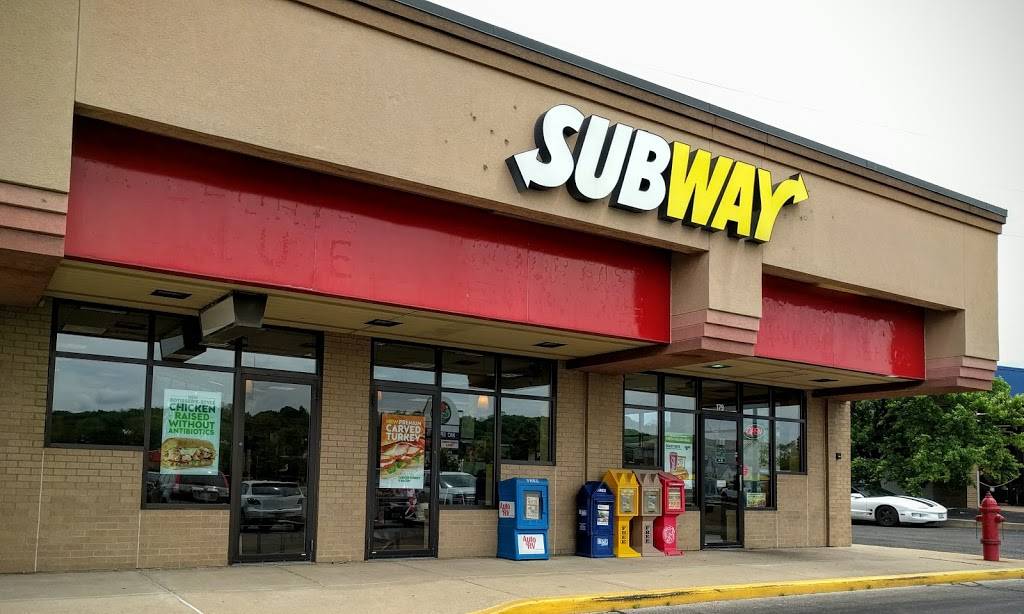 Subway | restaurant | 179 N Main St, East Peoria, IL 61611, USA | 3096995152 OR +1 309-699-5152