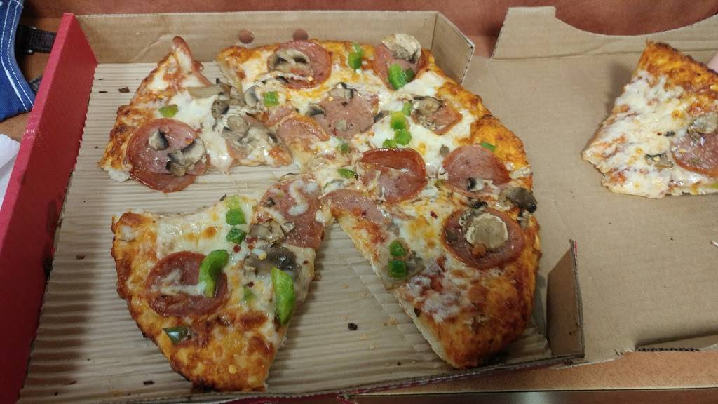 Mammas Pizza | restaurant | 249 Queens Quay W, Toronto, ON M5J 2N5, Canada | 4165951115 OR +1 416-595-1115