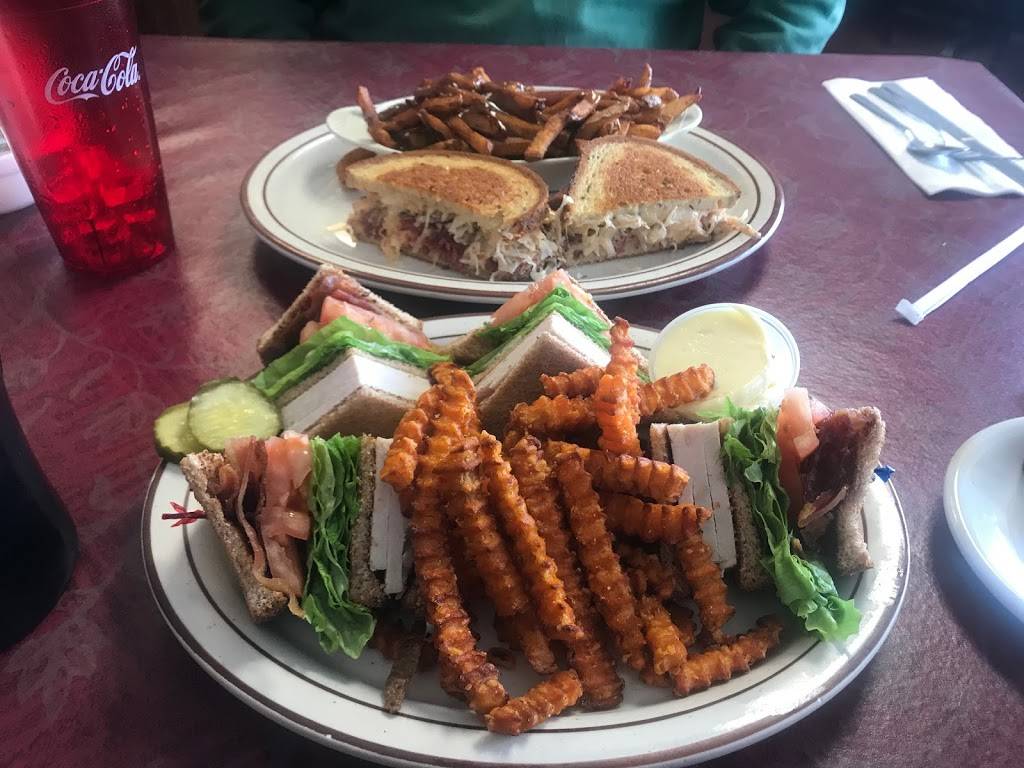 Perrys Main Street Eatery | restaurant | 253 Main St #1, Poultney, VT 05764, USA | 8022875188 OR +1 802-287-5188