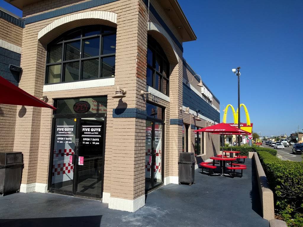 Five Guys | meal takeaway | 2520 S Orange Ave, Orlando, FL 32806, USA | 4076487430 OR +1 407-648-7430
