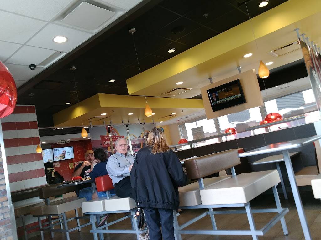 McDonalds | cafe | 2496 Lake Rd, Dyersburg, TN 38024, USA | 7312851598 OR +1 731-285-1598