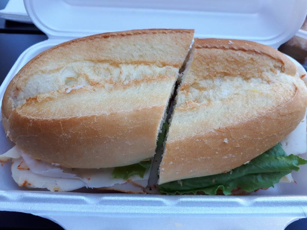 Casa Mia | restaurant | 1985 Queen St E, Toronto, ON M4L 1J1, Canada | 6473491340 OR +1 647-349-1340