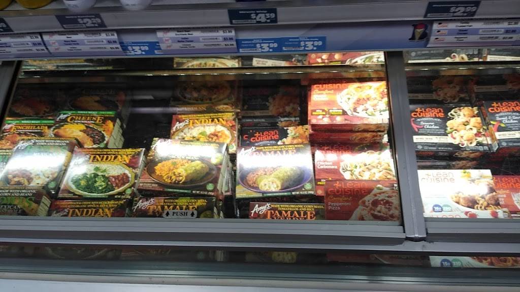 Braums Ice Cream & Burger Restaurant | restaurant | 529 S Interstate 35, Denton, TX 76205, USA | 9405911992 OR +1 940-591-1992