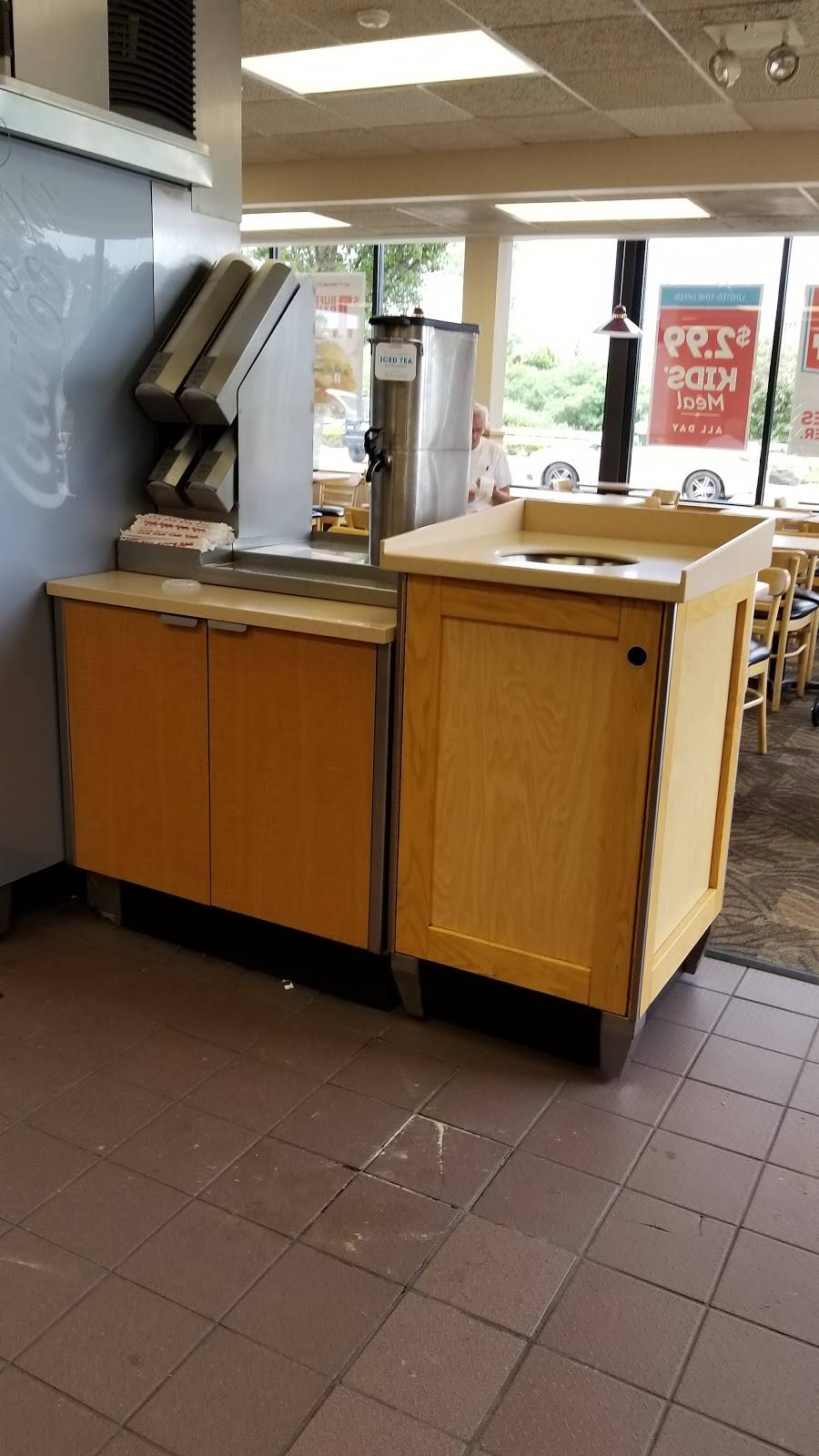 Wendys | restaurant | 15055 Sheldon Rd, Plymouth, MI 48170, USA | 7342076277 OR +1 734-207-6277