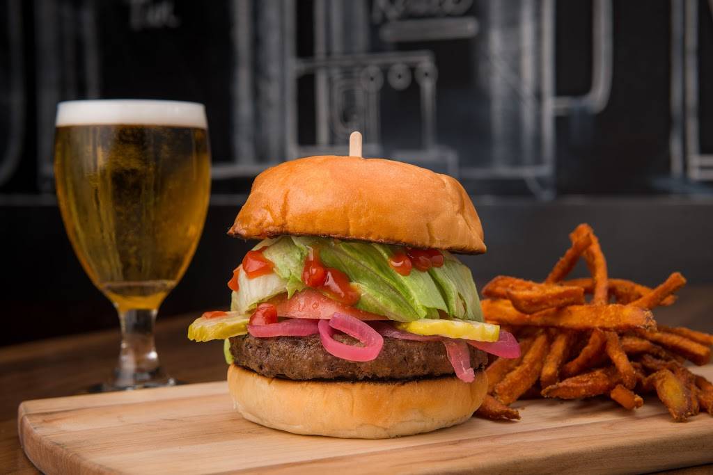 Pacific Beach AleHouse | restaurant | 721 Grand Ave, San Diego, CA 92109, USA | 8585812337 OR +1 858-581-2337