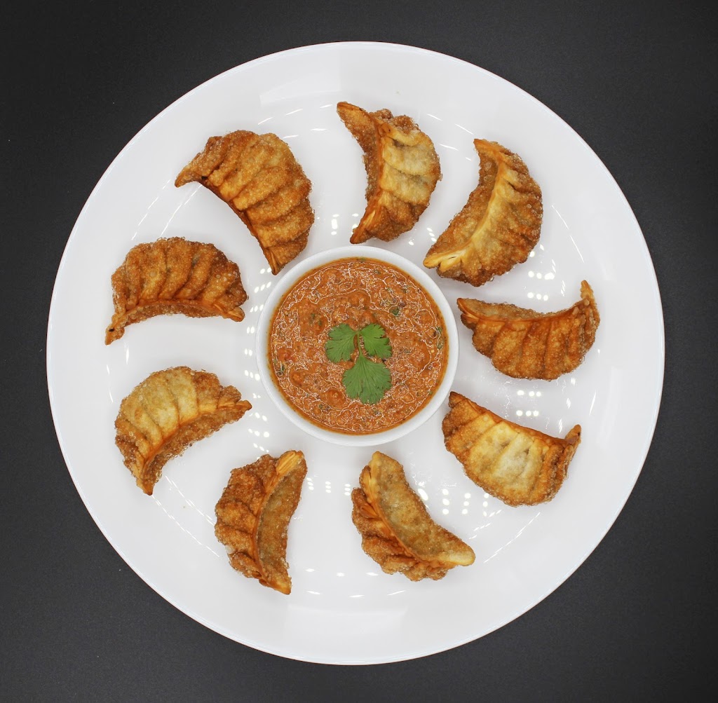 Momo Palace LLC | restaurant | 160 Green St, Worcester, MA 01604, USA | 5084100216 OR +1 508-410-0216