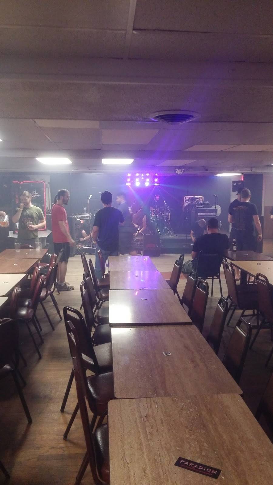 Richard Henrys | restaurant | 16715 National Pike, Hagerstown, MD 21740, USA | 2403297123 OR +1 240-329-7123