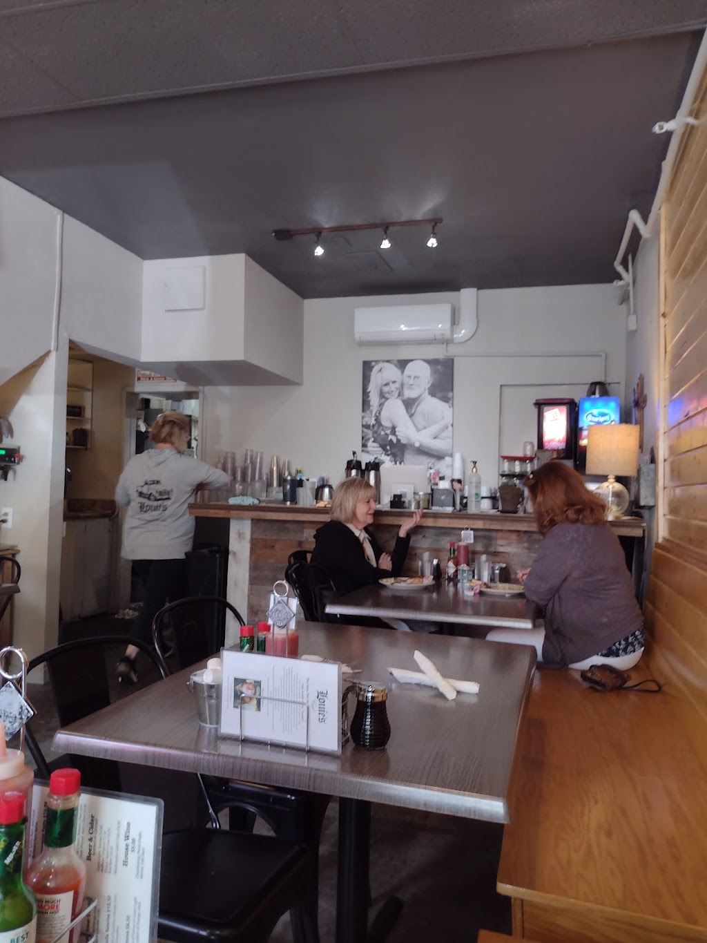 Louies Cafe | restaurant | 820 Commercial St Ste A, Leavenworth, WA 98826, USA | 5095481677 OR +1 509-548-1677