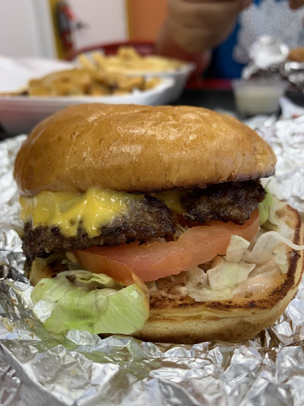 Hunchos Fried Chicken & Burgers | restaurant | 2562 S Valley View Blvd, Las Vegas, NV 89102, USA | 7024056917 OR +1 702-405-6917