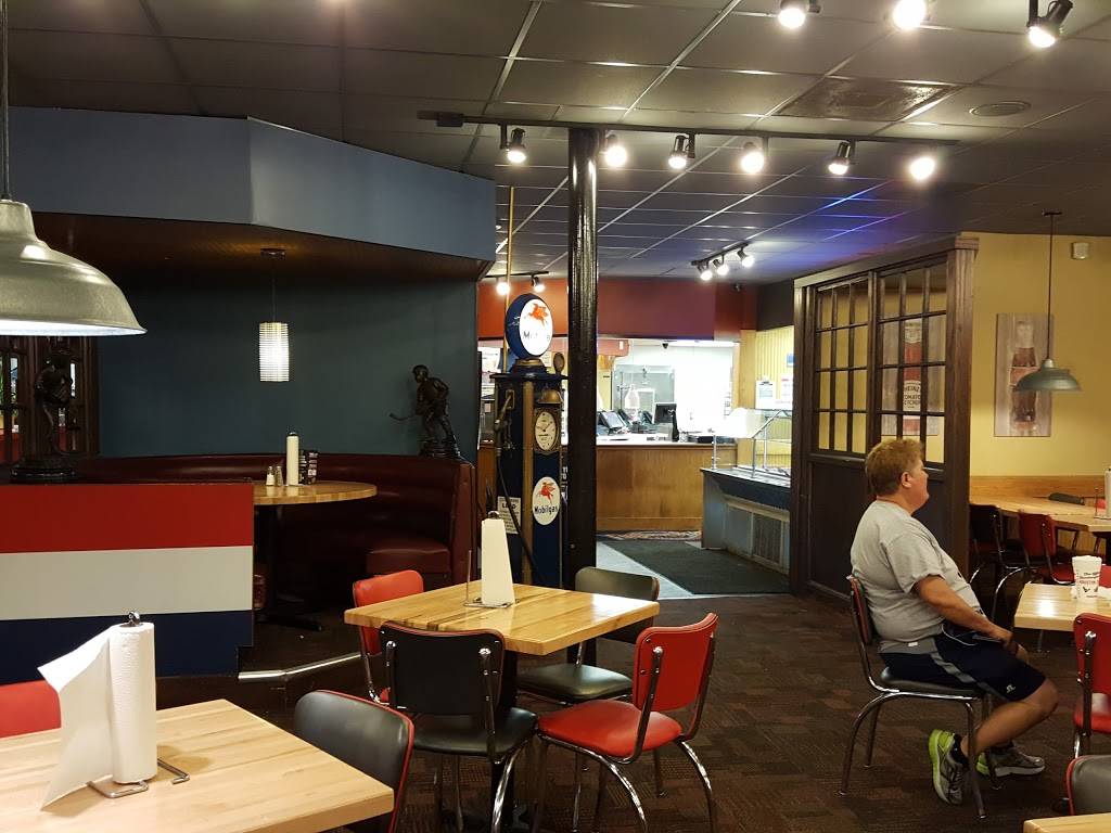 Fuddruckers | restaurant | 2040 NASA Road 1, Houston, TX 77058, USA | 2813331598 OR +1 281-333-1598