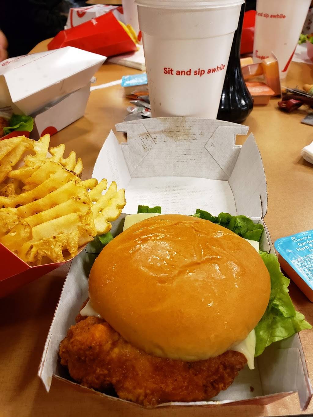 Carls Jr. | restaurant | 22580 Cactus Ave, Moreno Valley, CA 92553, USA | 9516537259 OR +1 951-653-7259