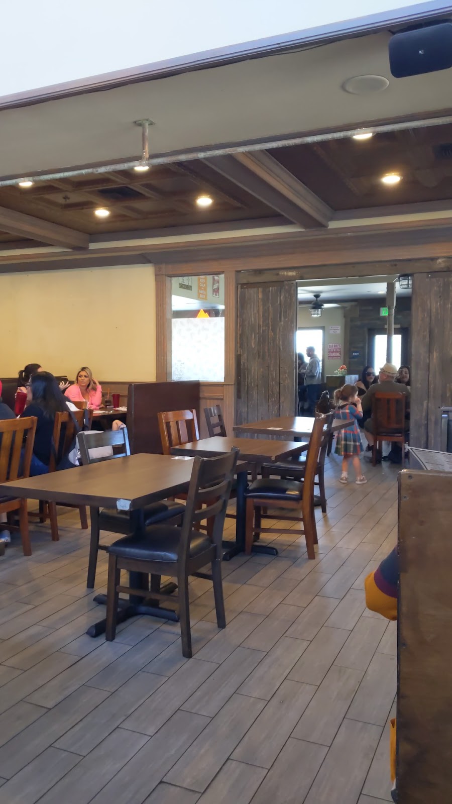 Dorrys Bar & Grill at Tom’s Farms | restaurant | 23800 Temescal Canyon Rd, Temescal Valley, CA 92883, USA | 9516385297 OR +1 951-638-5297