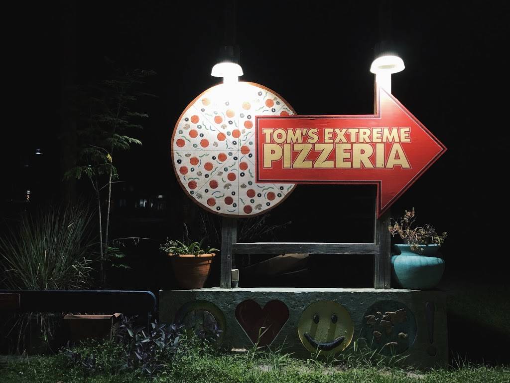 Toms Extreme Pizzeria | restaurant | 1006 Robinson St, Ocean Springs, MS 39564, USA | 2288724340 OR +1 228-872-4340