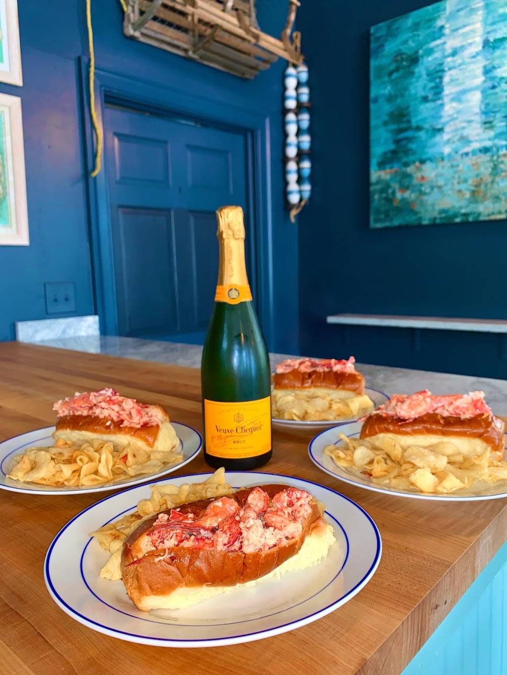 The Jetty Lobster & Raw Bar | restaurant | 73 Spring St, Charleston, SC 29403, USA | 8438017795 OR +1 843-801-7795