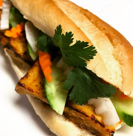 Vietnoms Café | restaurant | 33 Water St, Guilford, CT 06437, USA | 2036895299 OR +1 203-689-5299