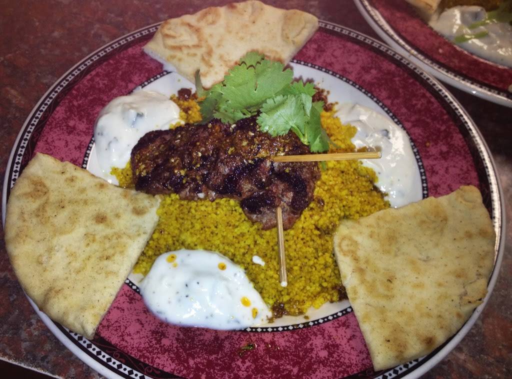 Crown Bar | restaurant | 2705 6th Ave, Tacoma, WA 98406, USA | 2532724177 OR +1 253-272-4177